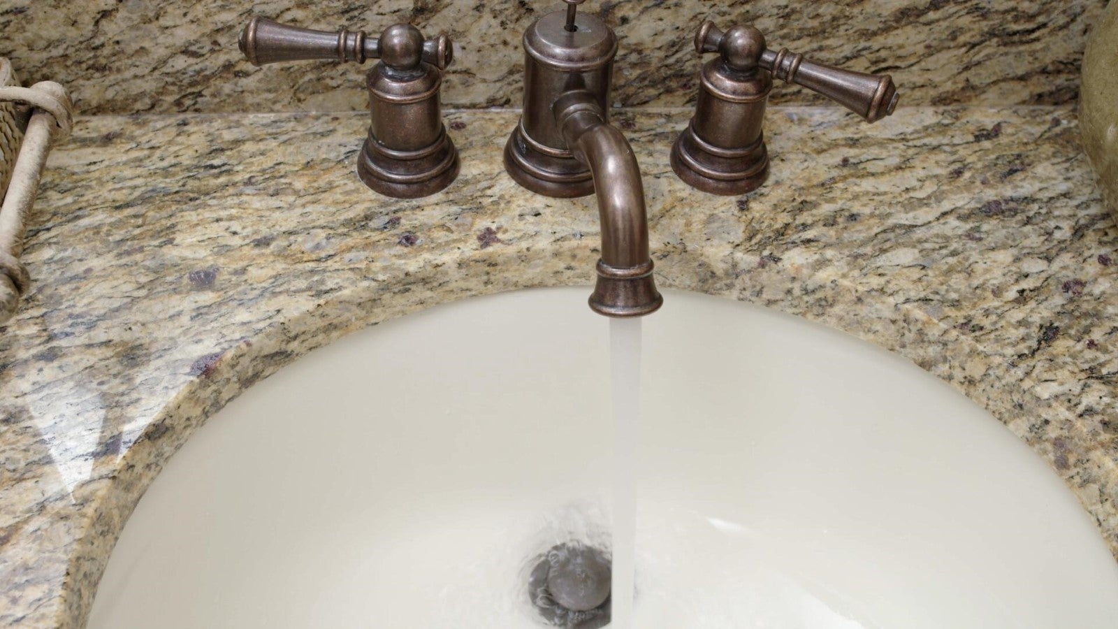 5 Tips on How to Unclog a Bathroom Sink Drain