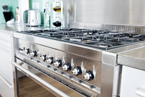 Which Oven is Right For You? The Difference Between Gas, Electric, and  Convection Ovens