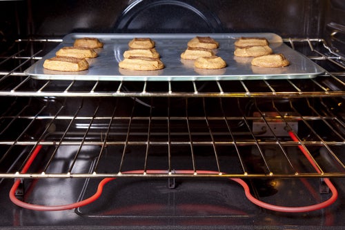 This Is the Best Oven Rack Position for Baking Cookies